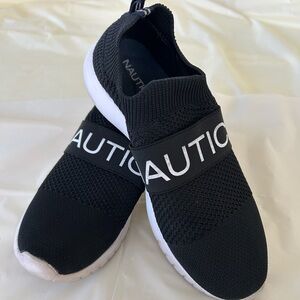 Nautica women Black Slip-On Shoes, size 9